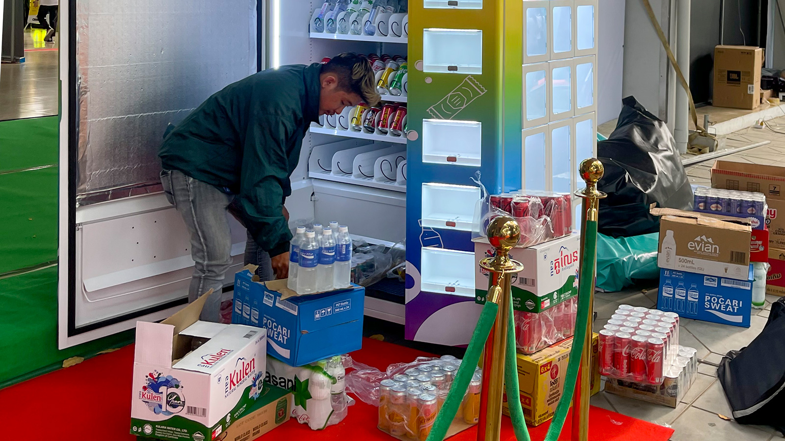 Full ServiceVending Mahine and Power Bank in Cambodia